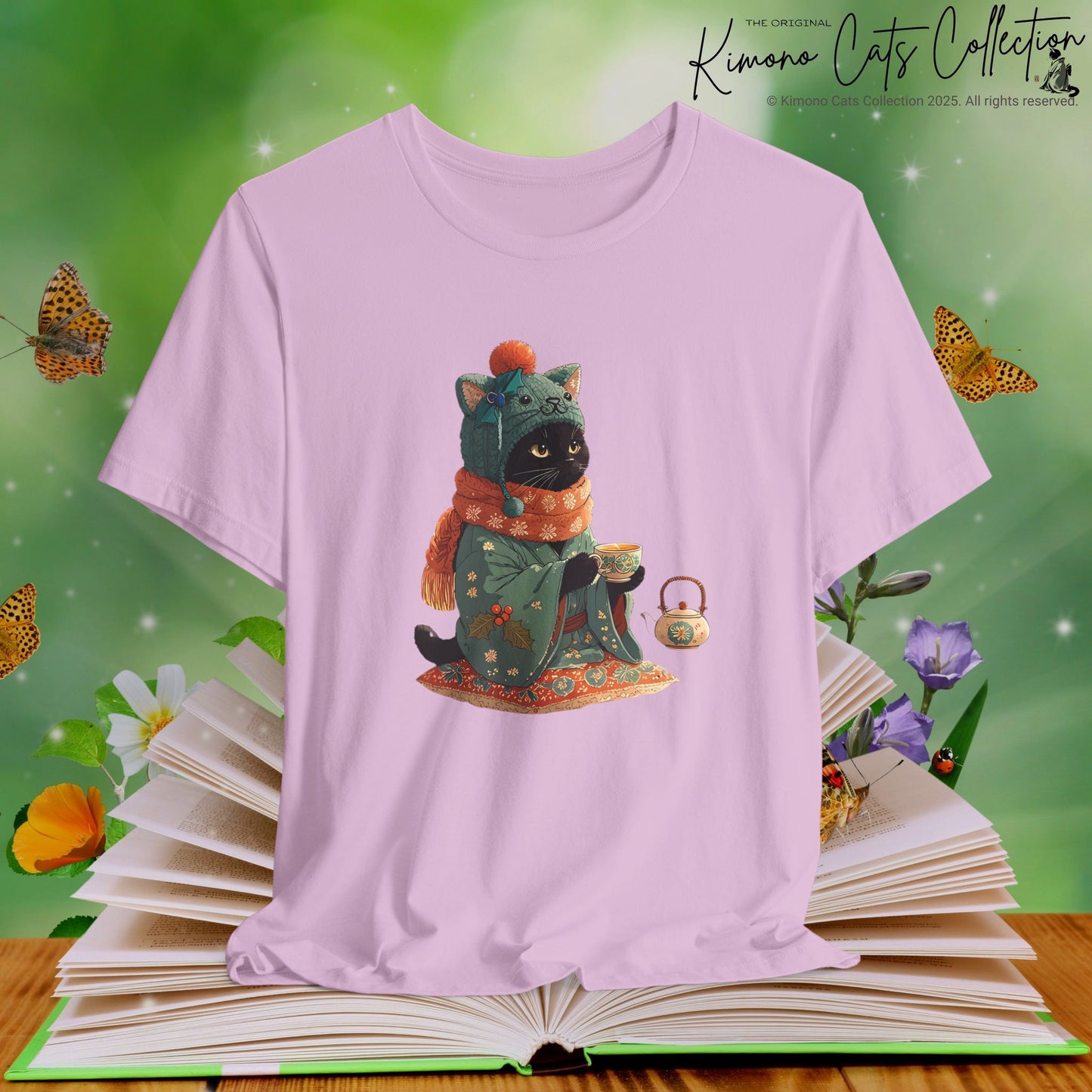 Cozy Black Cat Reader - T-Shirt